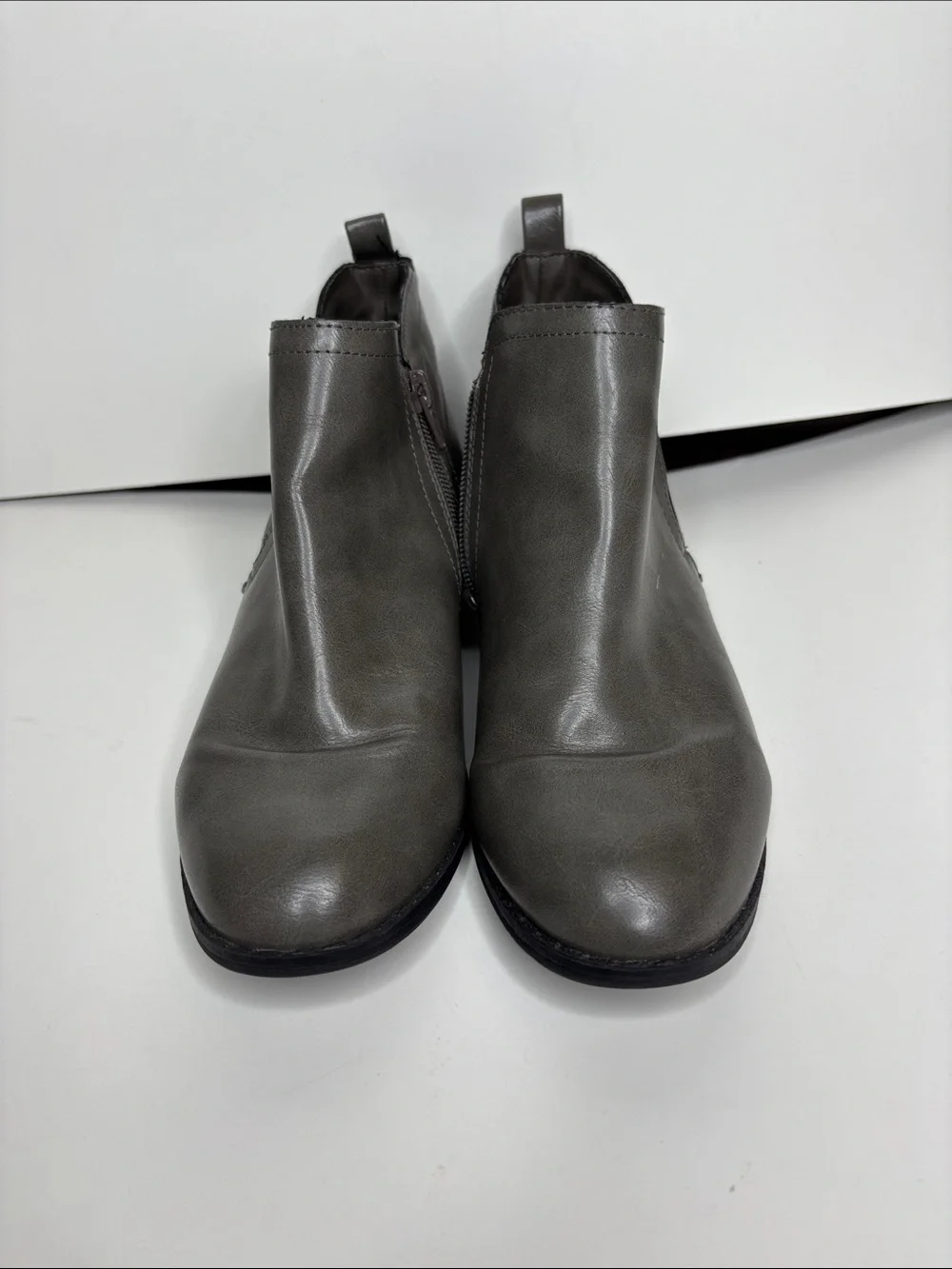 American Rag size 7W Gray Ankle Booties